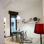 Veronaeasyapartments 아파트 *